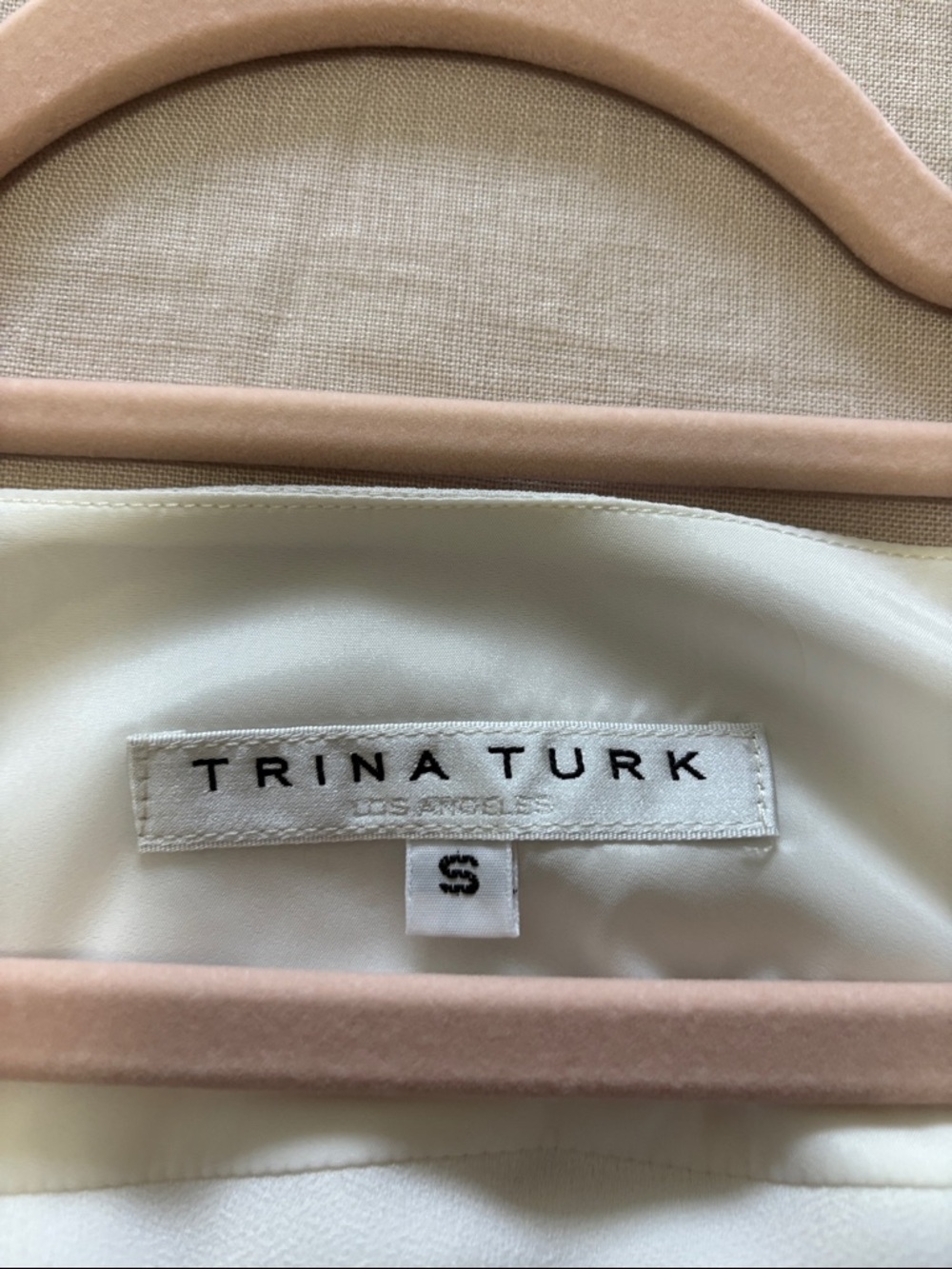Trina Turk size S Women's Ivory Ruffle Sleeve V-Neck Blouse - Picture 5 of 5